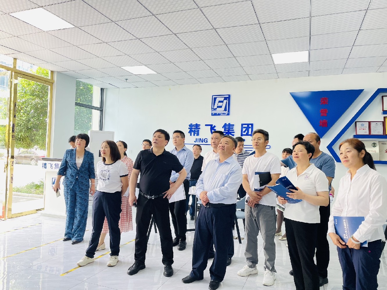 新宁县政协党组书记一行调研六合彩智能，共探农业数字化新篇章